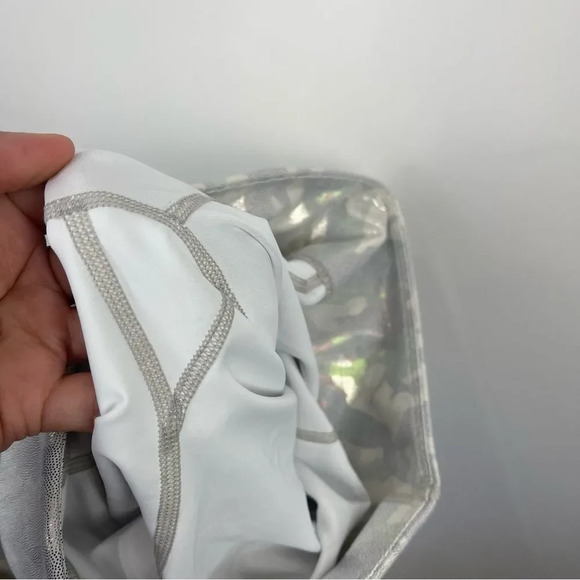 NEW ZYIA Metallic Silver Camo Pocket Light n Tight High Rise Capri Leggings 8-10 - Picture 10 of 10